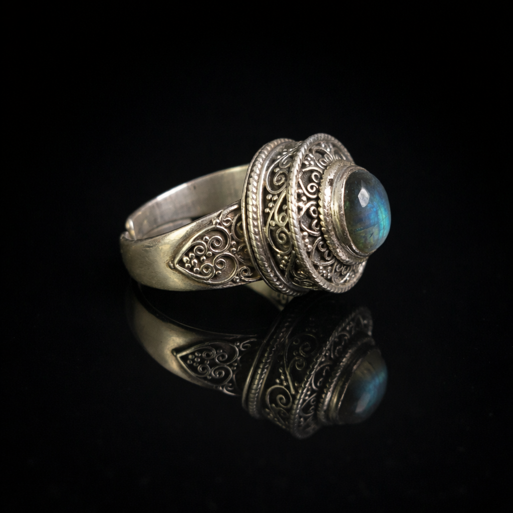 THE AGENT OF THE MOON - Labradorite