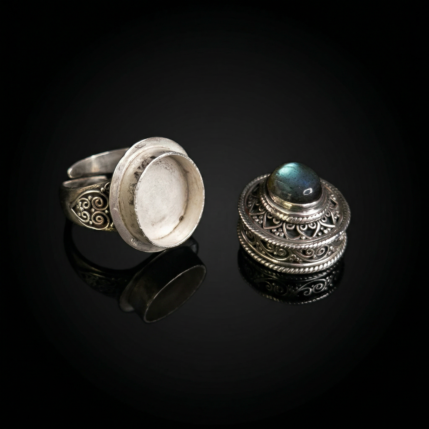 THE AGENT OF THE MOON - Labradorite