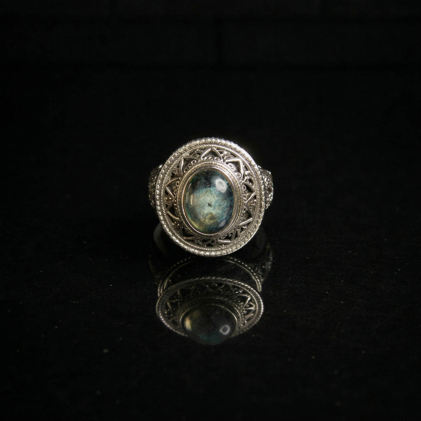 THE AGENT OF THE MOON - Labradorite