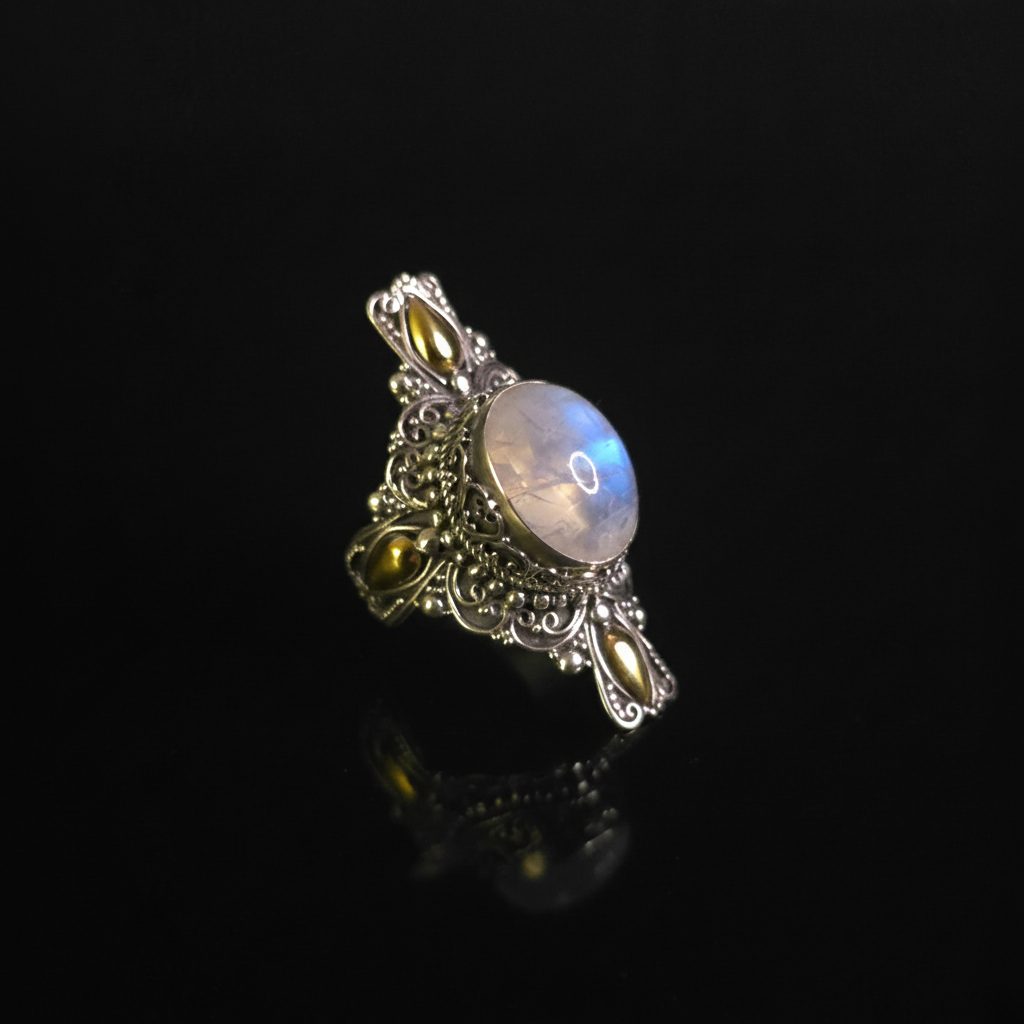 THE CROWN OF THE MOON - Moonstone