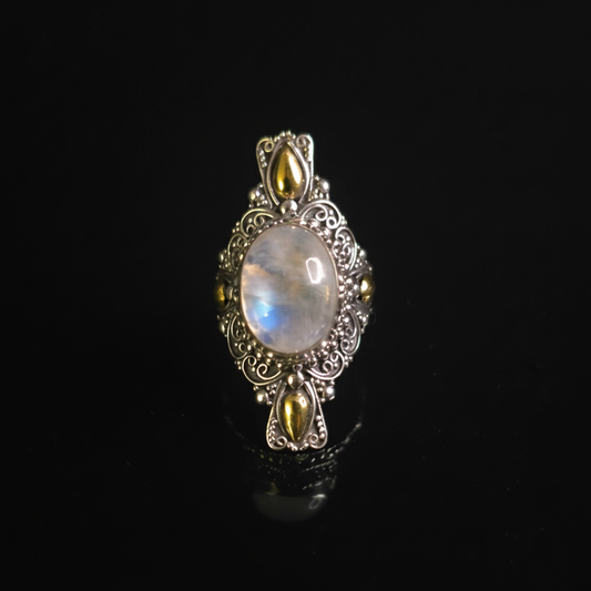 THE CROWN OF THE MOON - Moonstone