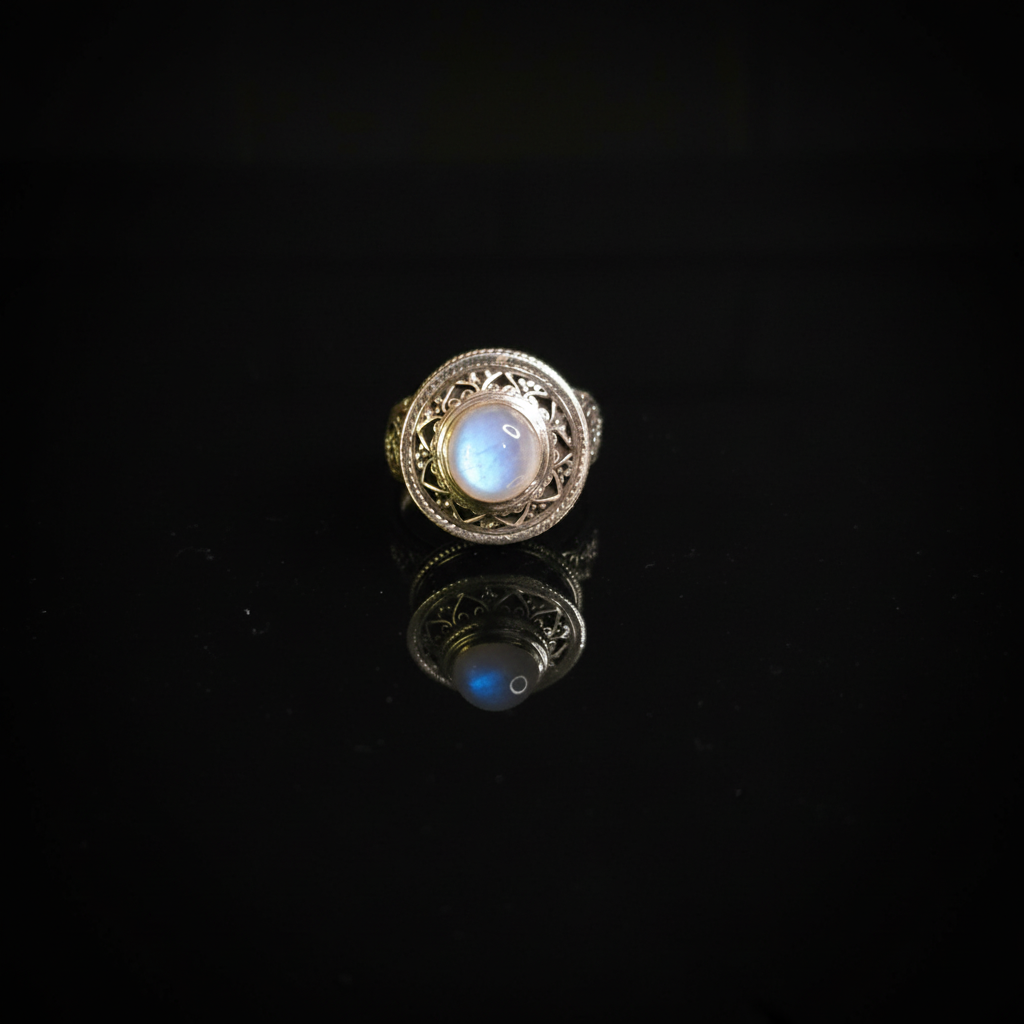 THE HEALER OF THE MOON - Moonstone