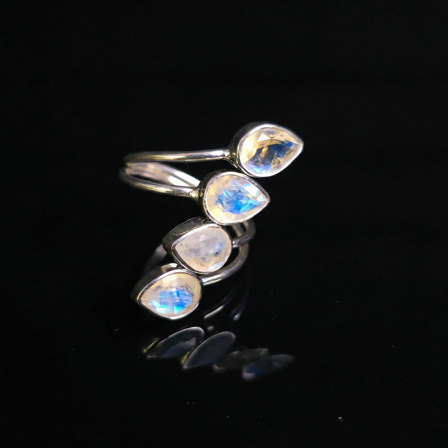 THE MOONSPIRE RING — Moonstone