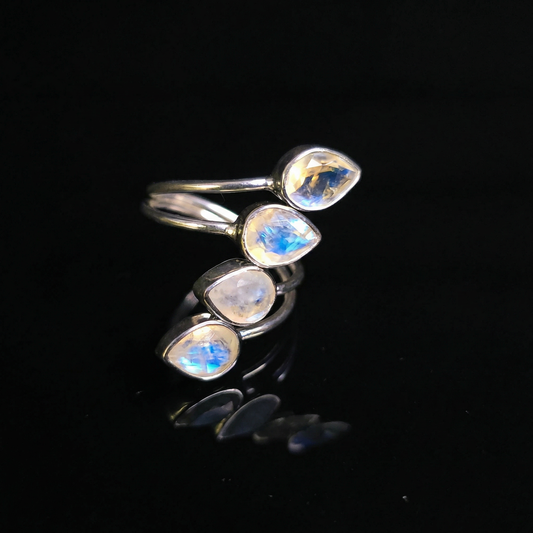 THE MOONSPIRE RING — Moonstone