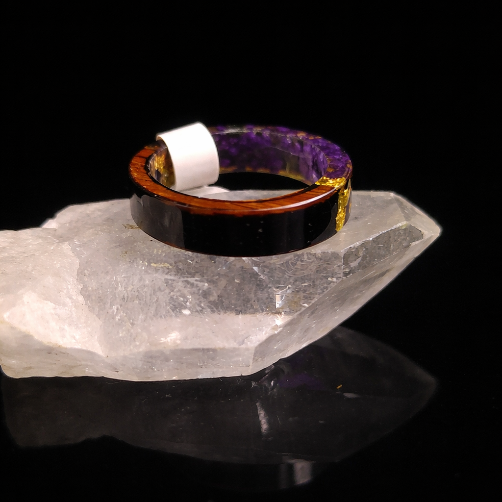 Resin Relic Ring — Amethyst Vein